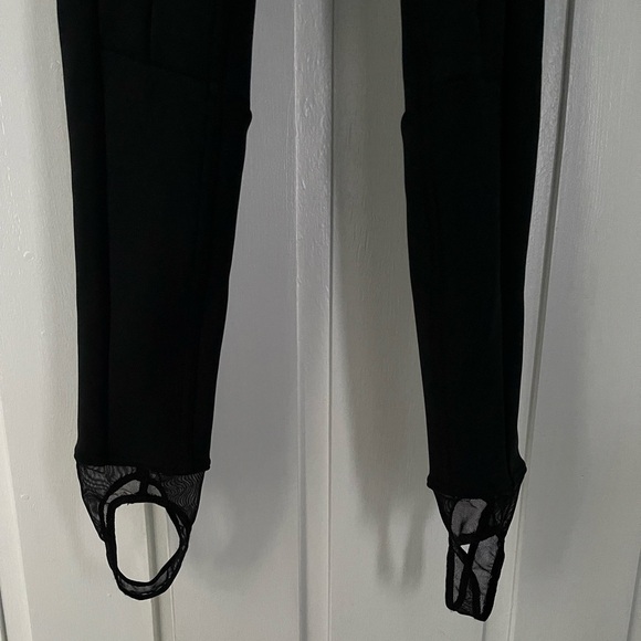 Obermeyer Kitt ITB Softshell Luxury Designer Ski Suit Womens 4 Black/Tan - Picture 7 of 10